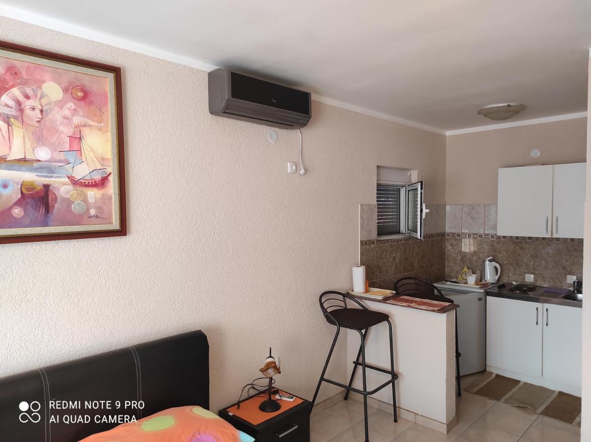 Apartments Anne Petrovac ภายนอก รูปภาพ