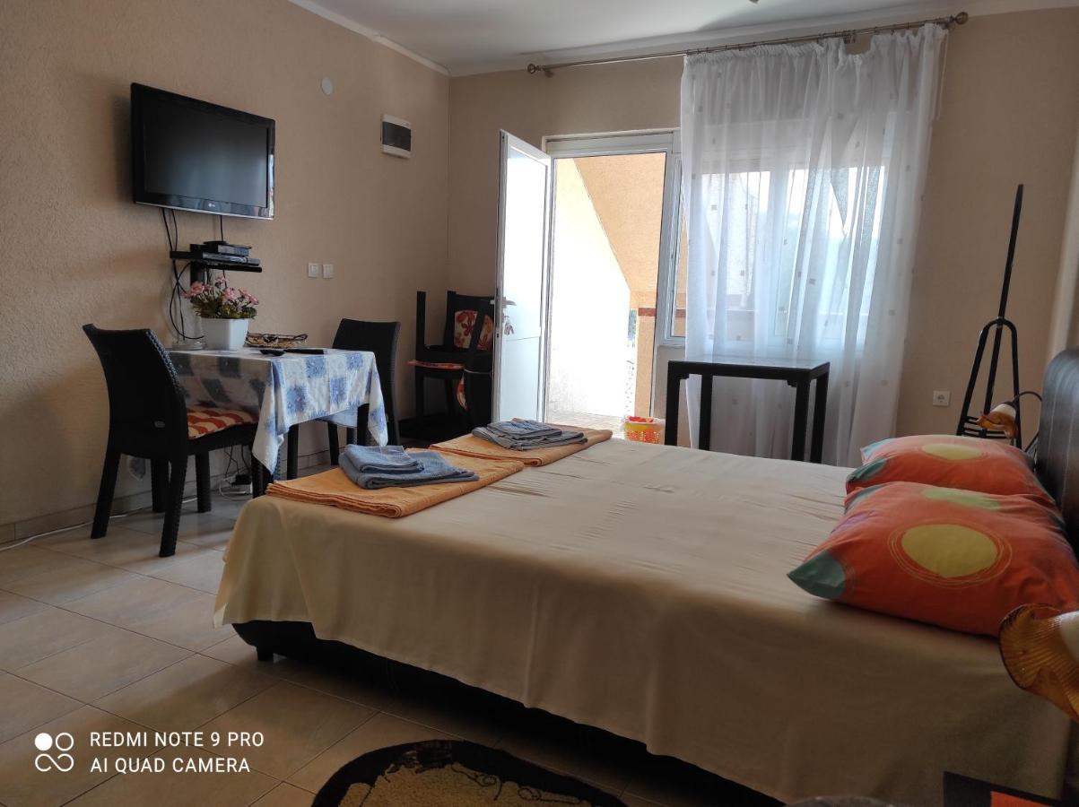 Apartments Anne Petrovac ภายนอก รูปภาพ