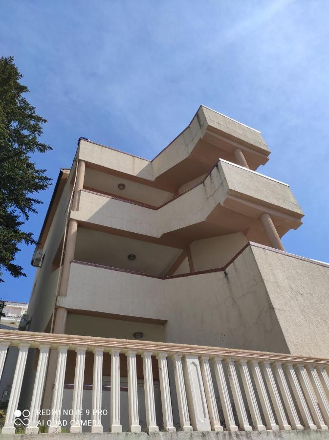 Apartments Anne Petrovac ภายนอก รูปภาพ