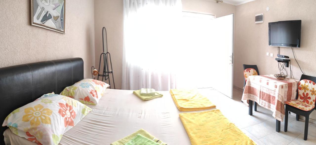 Apartments Anne Petrovac ภายนอก รูปภาพ